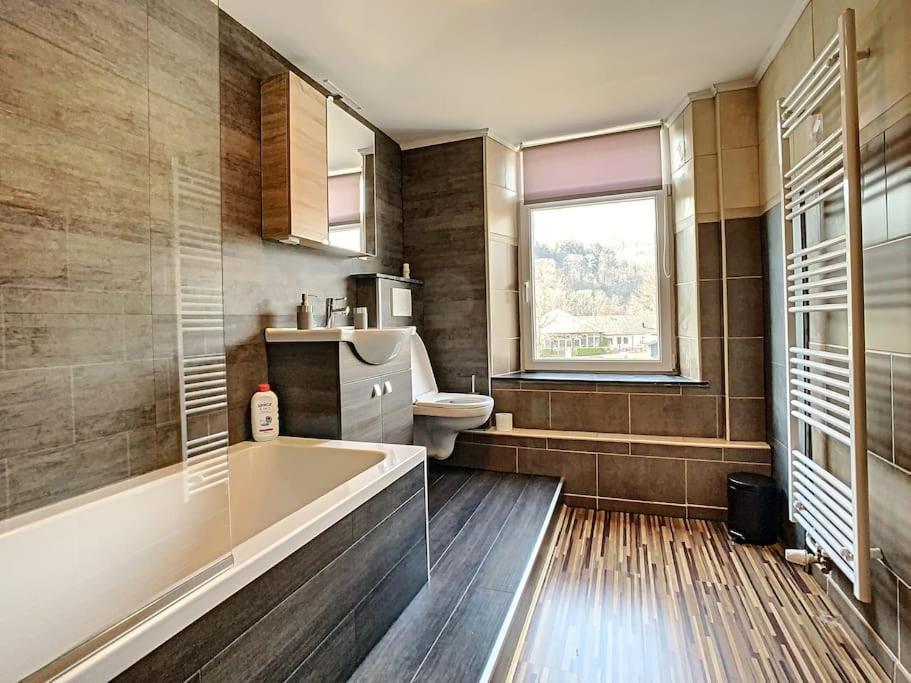 Vue Sur Meuse Avec Jacuzzi Et Sauna Exterieur. Yvoir Εξωτερικό φωτογραφία